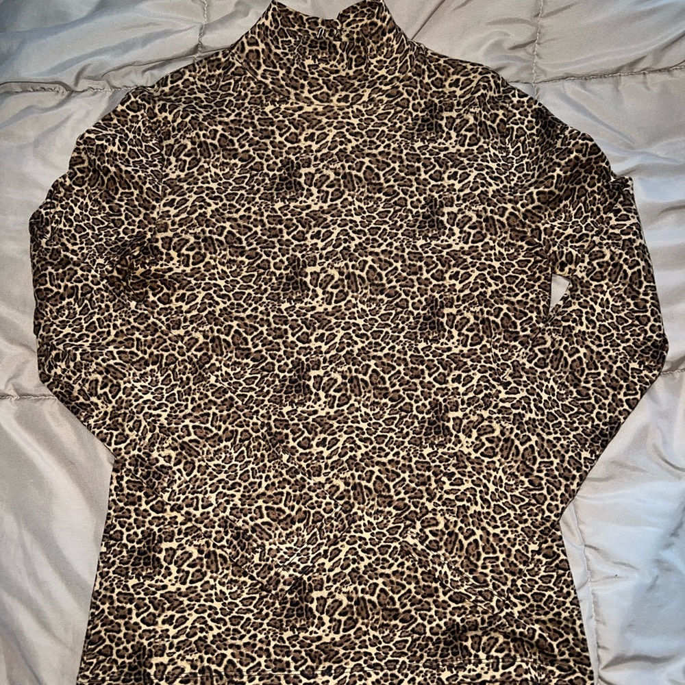 Cheetah print long sleeve turtleneck shirt